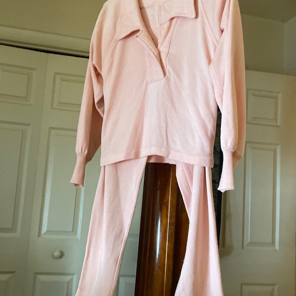 Pink 2 PCs jogger hard to discribe - Picture 1 of 8